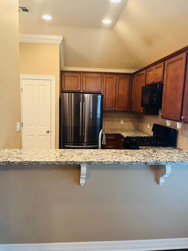 Photo - 359 Avondale Ln