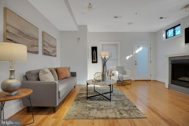 Photo - 2106 10th St NW Unit 1