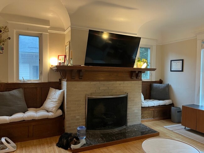 2 wood storage benches - 1867 SW 14th Ave Unit 1