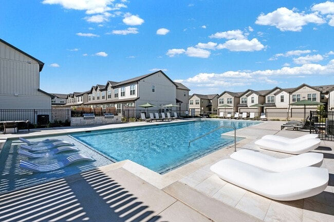 Caliza at the Loop - Caliza at the Loop