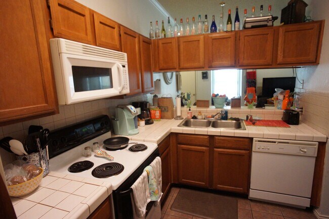 Photo - 2/2 Apartment Walking Distance from UT