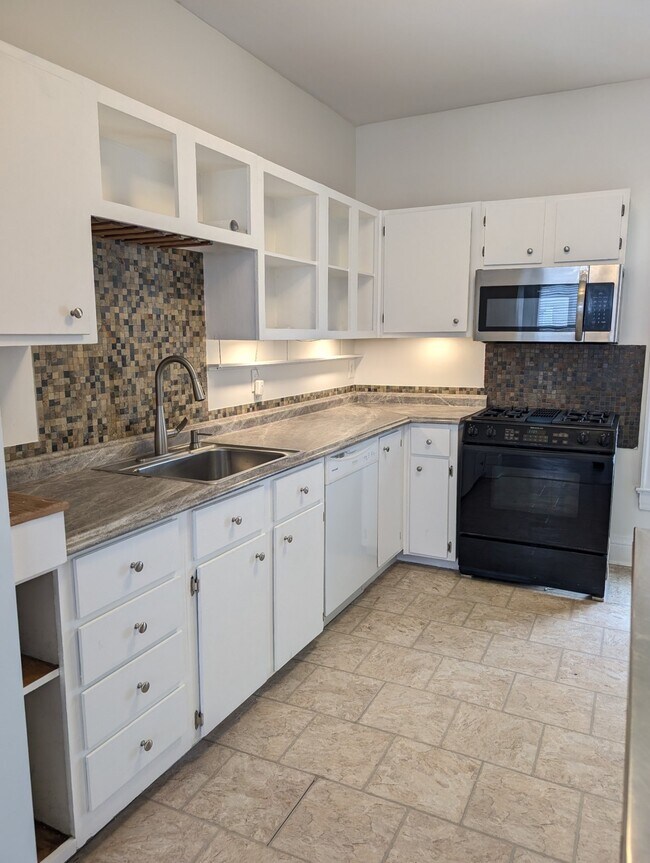 Photo - 5313 Broadway Unit 1