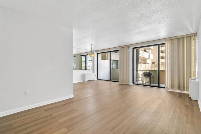 Photo - 4141 Henderson Rd