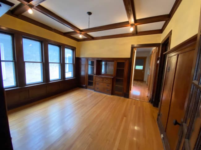 Building Photo - 607 N Humphrey Ave