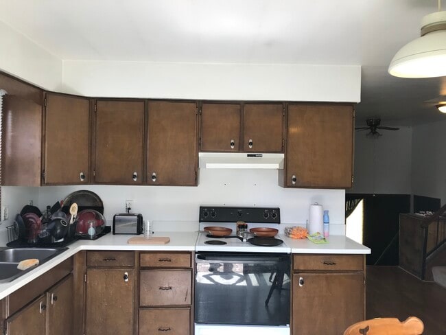 Kitchen - 631 Harrison St