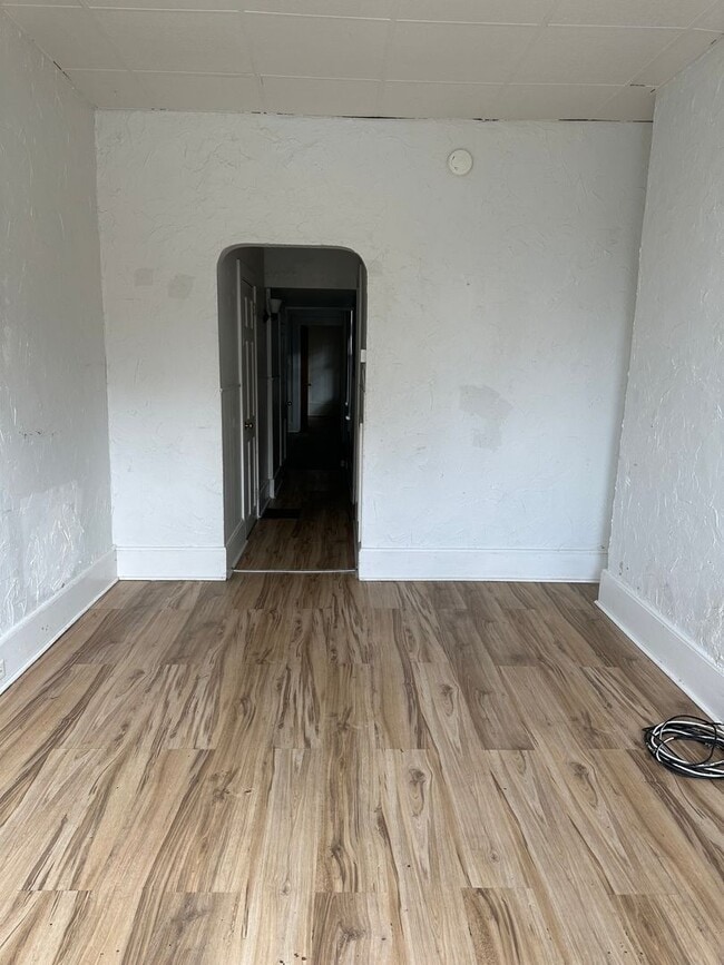 Photo - 11 N Ann St Unit Apt 1