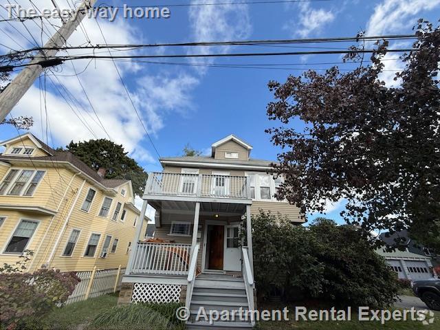 Building Photo - Medford 3 Bed  - Near Tufts/Green Line - P... Rental