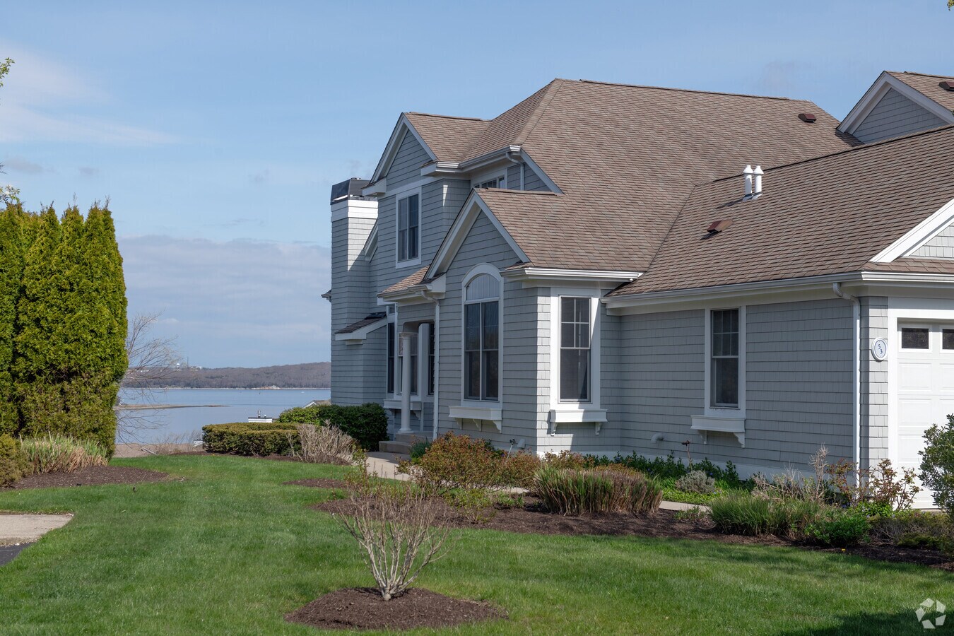 Village at Mount Hope Bay Apartments Tiverton, RI