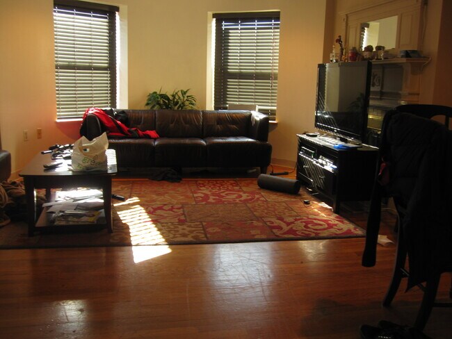 Building Photo - 103 Gainsborough St Unit 403