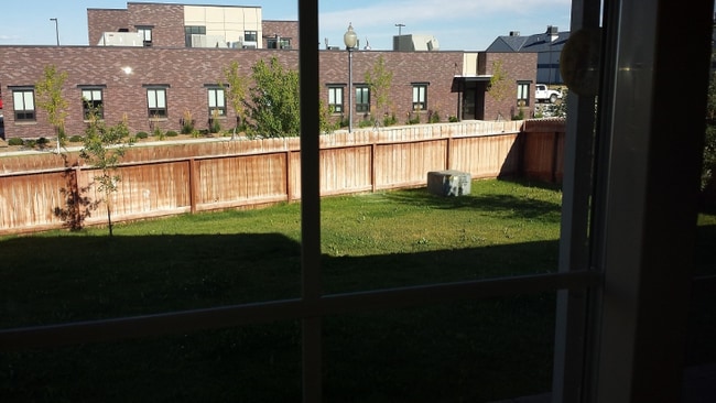 Photo - 1010 Redpoll Loop