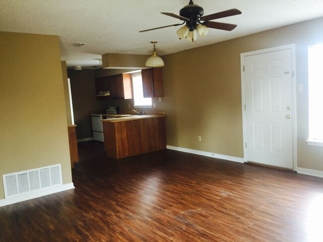 Photo - 2106 Lee St Unidad a