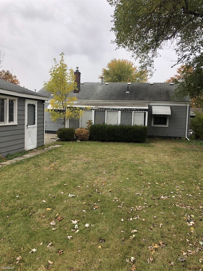 Photo - 3 br, 1 bath House - 26721 Grandmont St