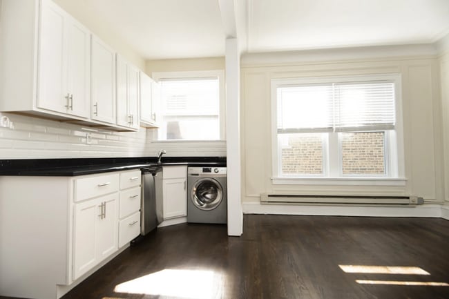 Photo - 321 Kedzie St Apartments Unit 3