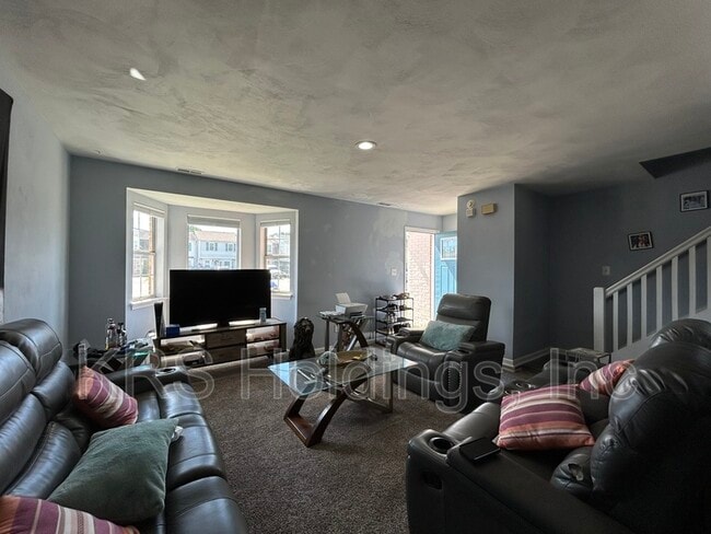 Photo - 1652 Fairfax Dr