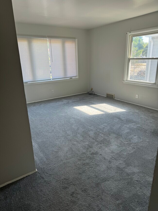 Photo - 3857 S 48th St