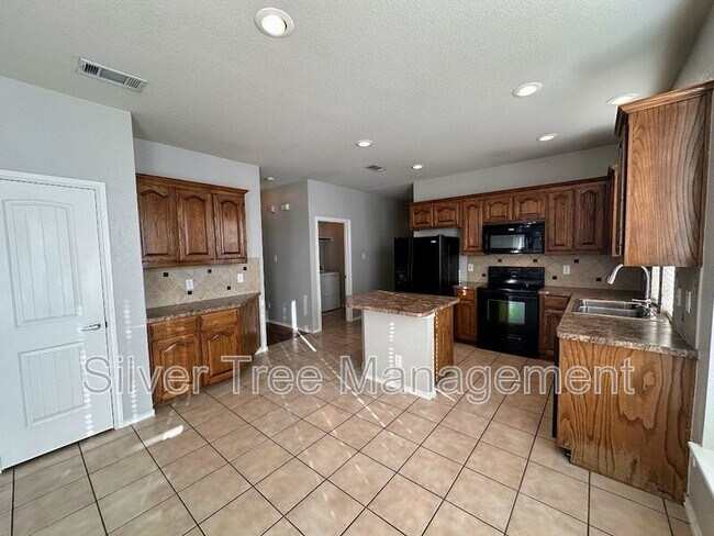 Photo - 420 Donagon Ct