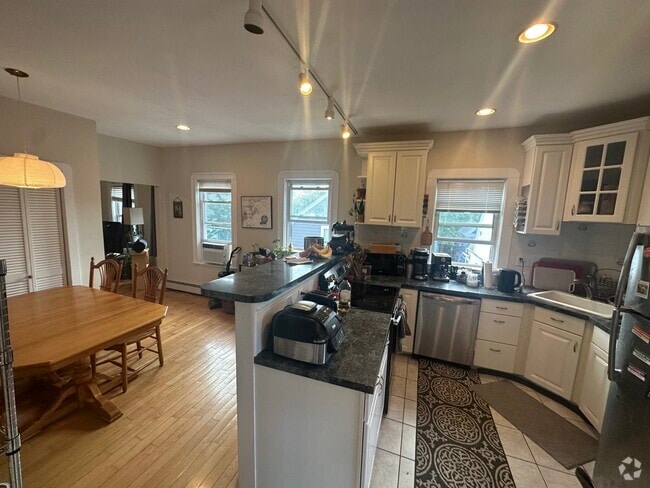 Building Photo - 9 Aberdeen Rd Unit 3 Rental