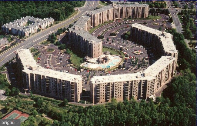 Photo - 8370 Greensboro Dr Apartment Unit 306