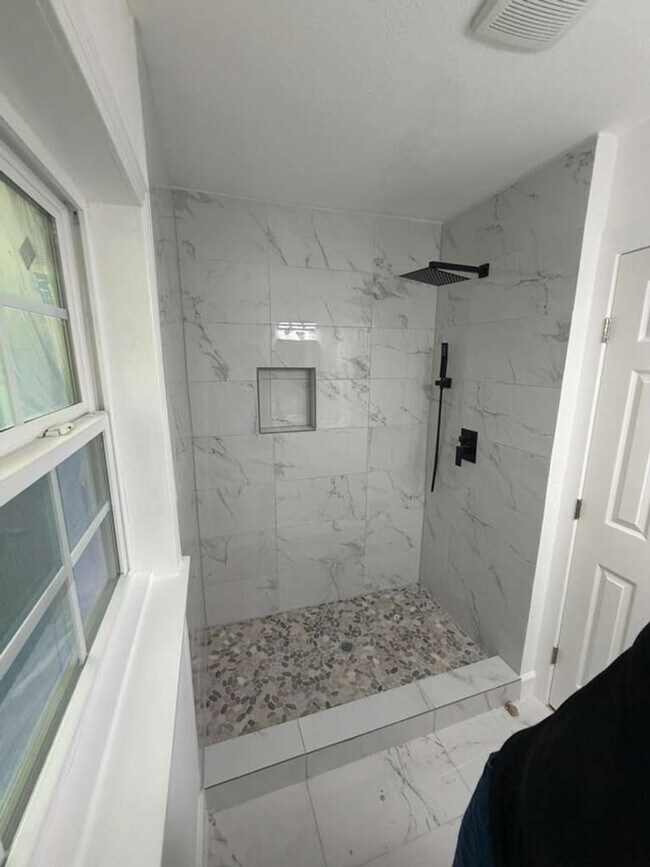 Photo - BEAUTIFUL HOME IN HOUSTON. MOVE IN READY!.
