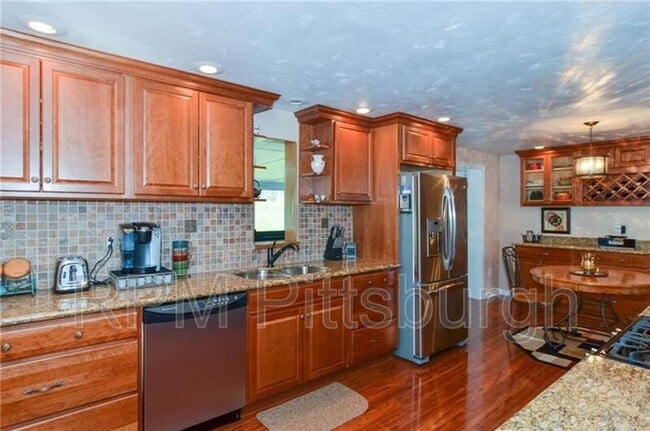 Photo - 825 Bethany Dr