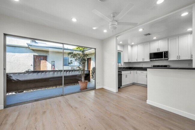 Photo - Stunning 2+2 in a mid-century complex Unidad 15