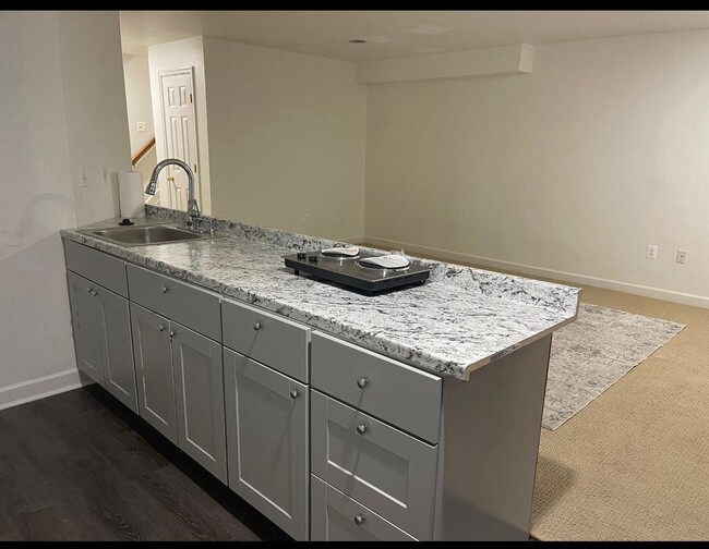 Photo - 100 Davidson St