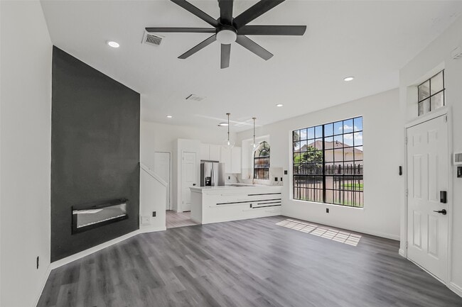 Photo - 8888 Benning Dr