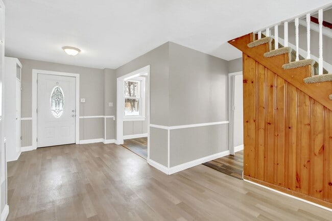 Photo - Bright 4 Bedroom, 2.5 Bath Home in Northeastern Schools!