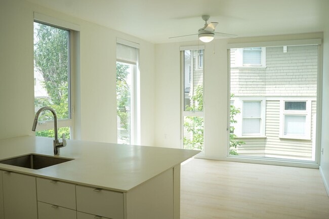 Modern 2nd Floor Corner Studio with D/W & ... - Modern 2nd Floor Corner Studio with D/W & ... Apartment Unit 204