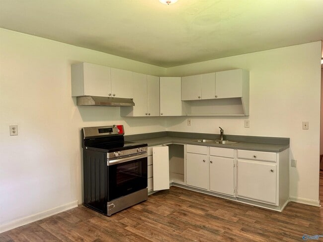 Photo - 3201 Yale Cir NW