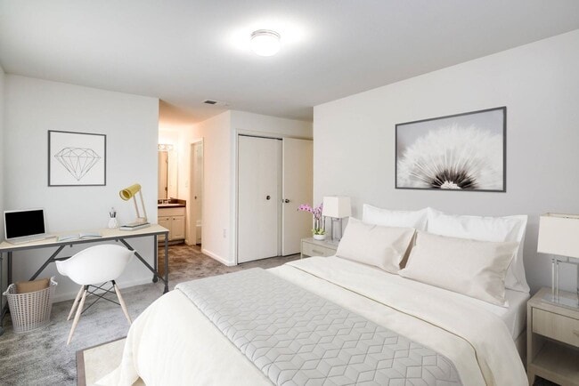 Building Photo - Allyson Gardens II