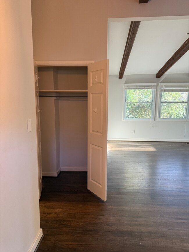 Photo - 1117 Montclair Rd