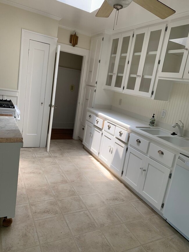 Photo - 1145 Grandview Ave