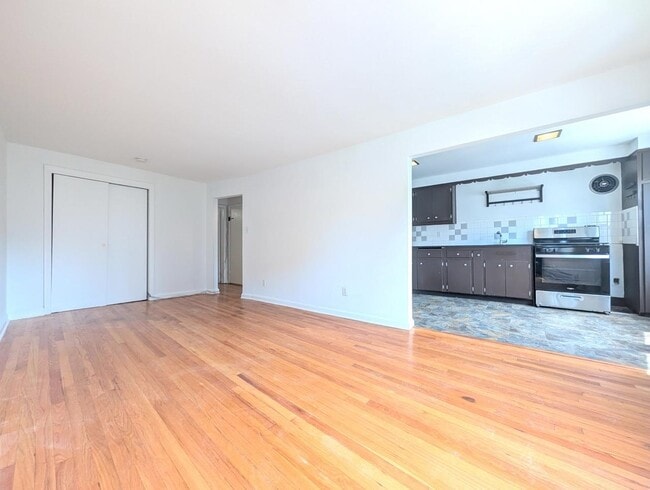 Photo - 335 3rd St Unit 2