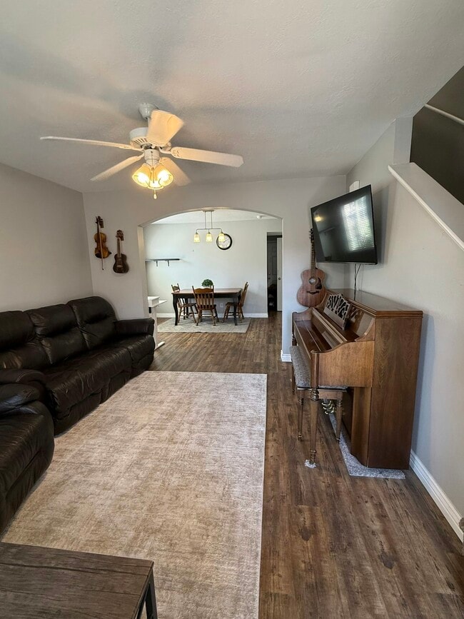 1763 N 425 W