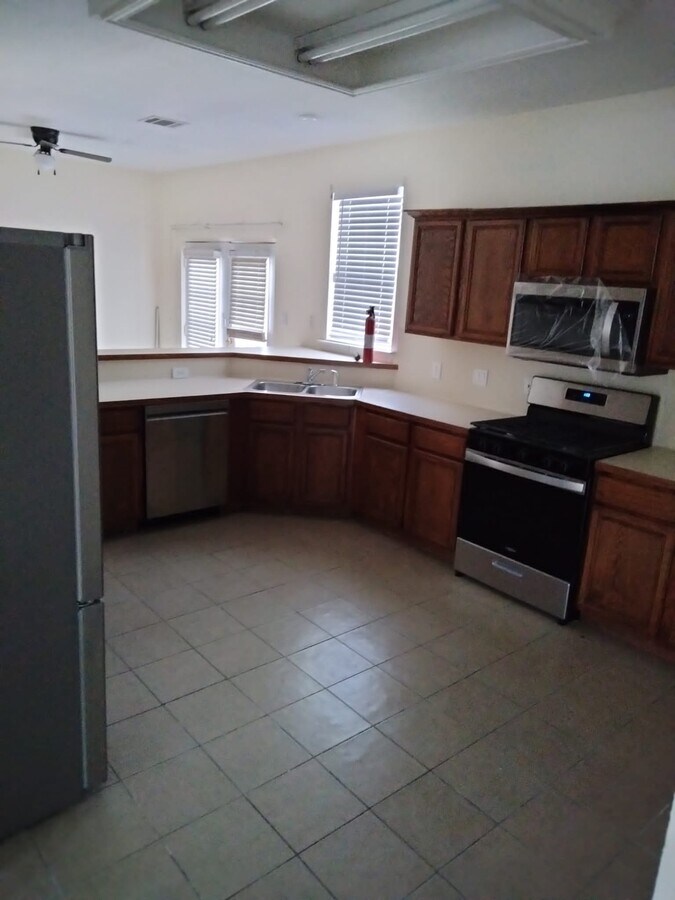 Photo - 7510 Euclid Dr