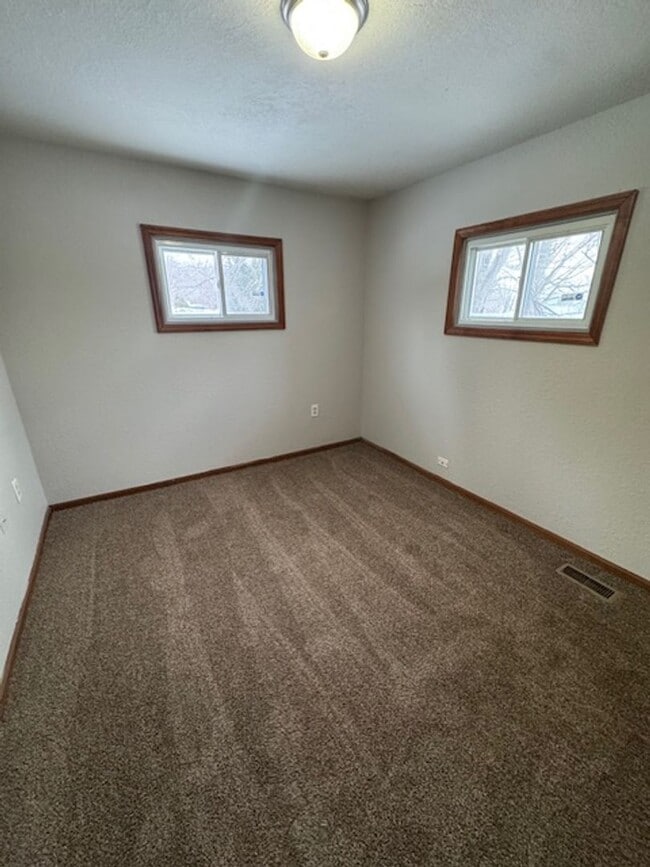 Photo - 4015 E Pettit Ave