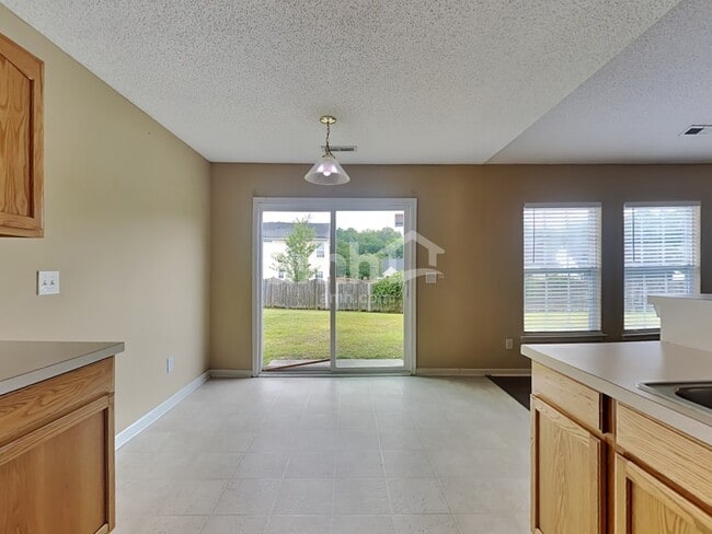 Photo - 5023 Holdsworth Dr