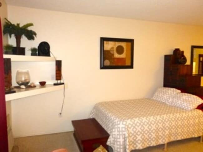 Photo - 355 Kalanianaole St