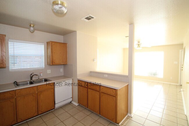 Photo - Sharp 3 Bedroom Townhome in South Killeen