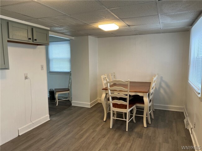 Photo - 512 Cayuga Rd