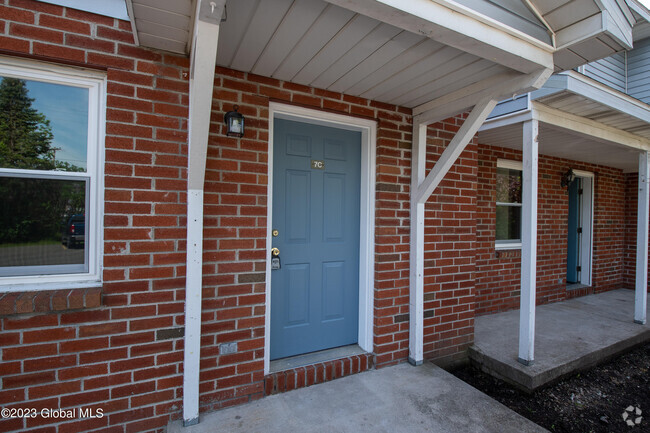 Building Photo - 276 Old Loudon Rd Rental