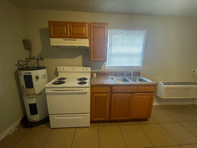 Photo - 103 W 17th St Unit 3