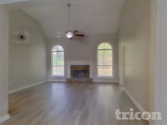 Photo - 6030 Savannah Dr