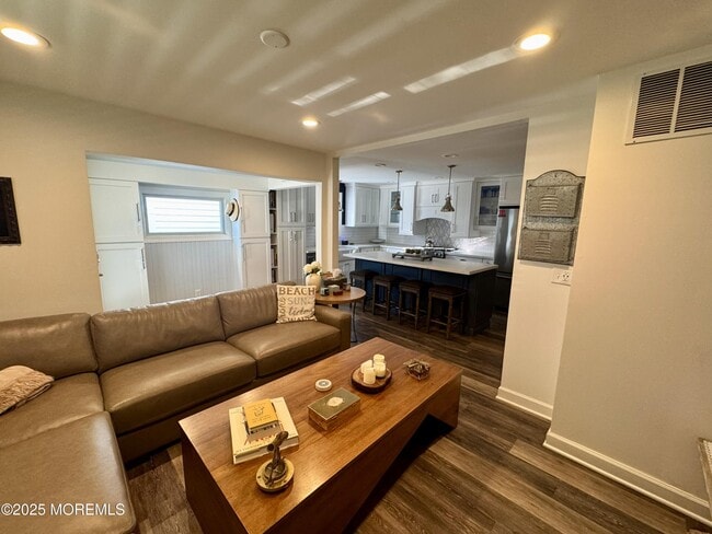 Photo - 218 Marine Pl