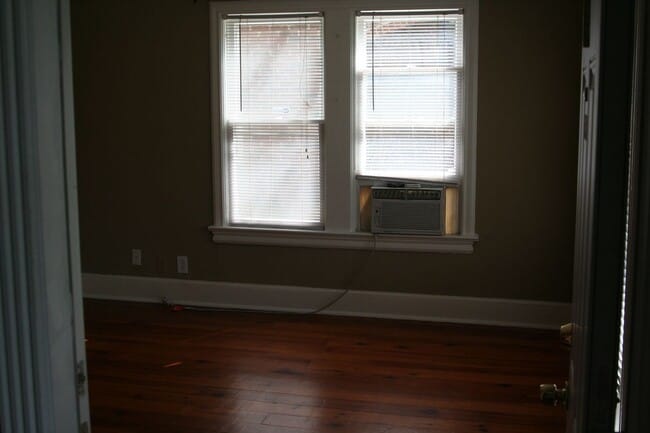 6127 Goliad Ave Unit 202