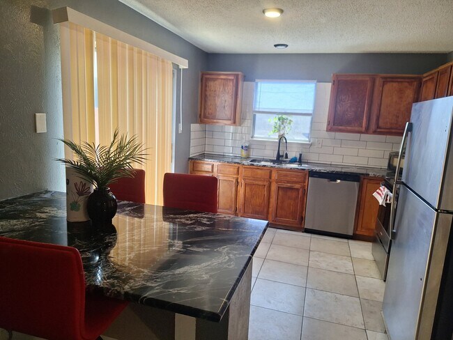 Photo - 2123 Chatham Square Ct