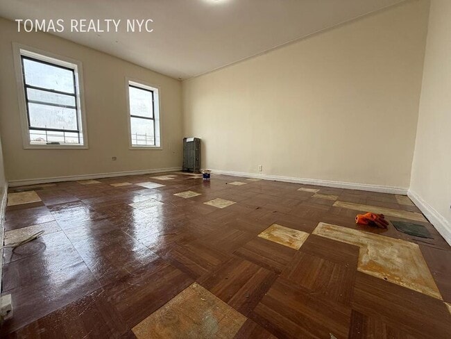 Photo - 710 E 235th St Unit E1