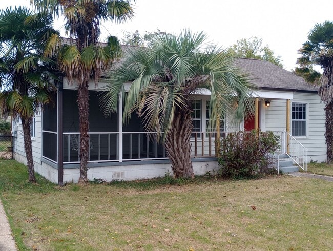 Building Photo - Nice 2 bedroom Home