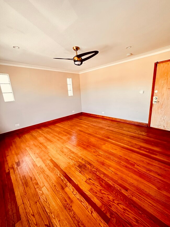 Photo - 2823 W 71st St